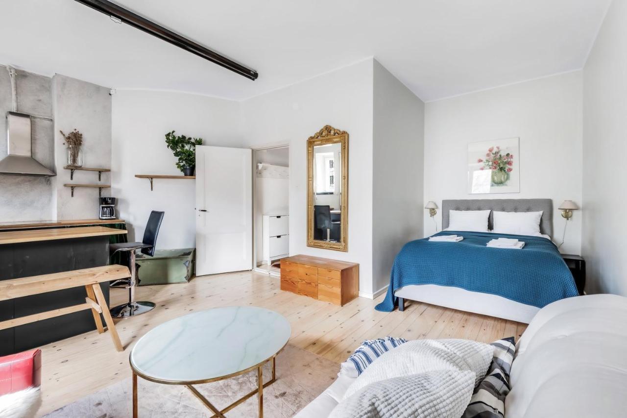 Huoneisto Wehost Modern Kitchen Studio With Bright Colours Helsinki