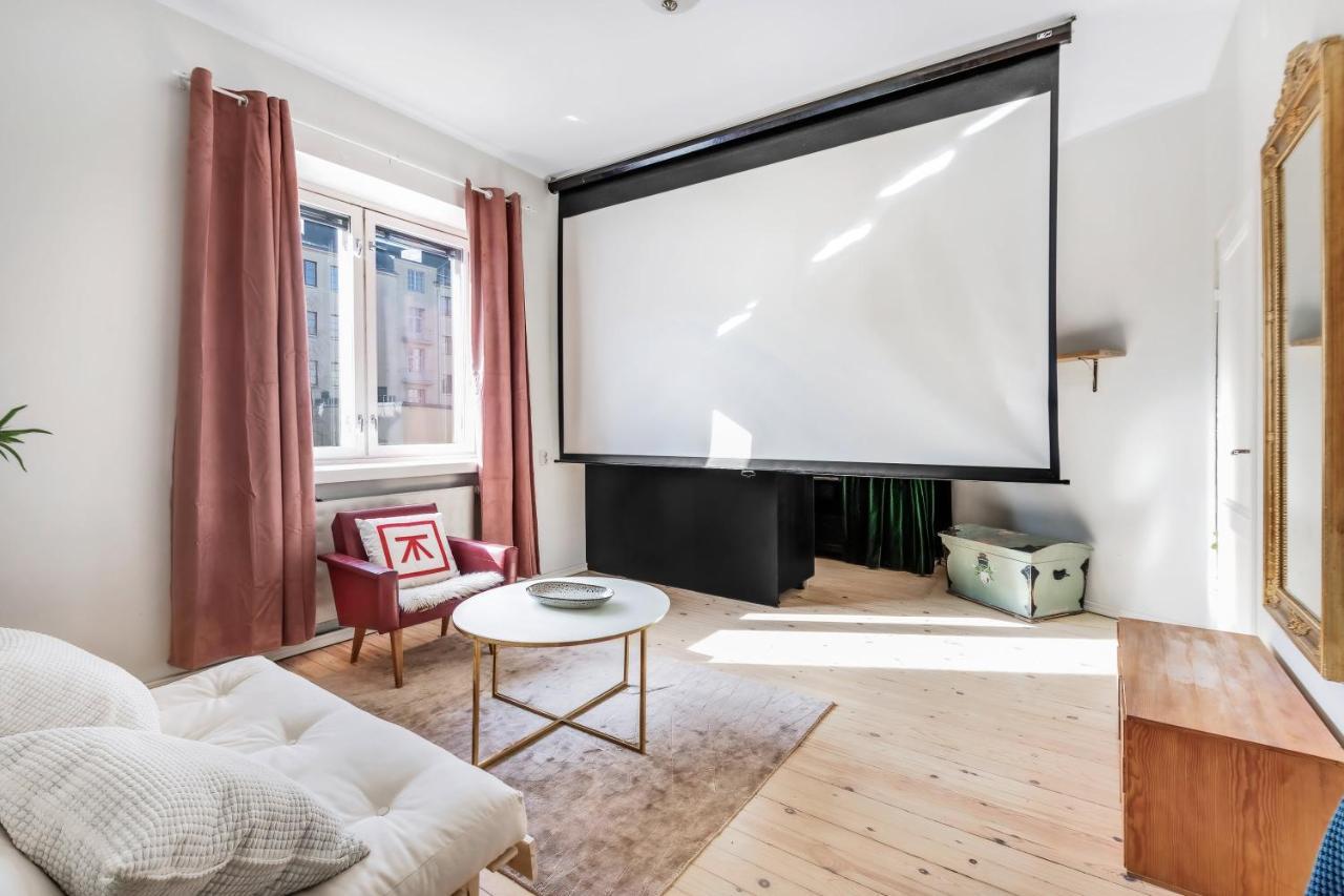 Wehost Modern Kitchen Studio With Bright Colours Helsinki